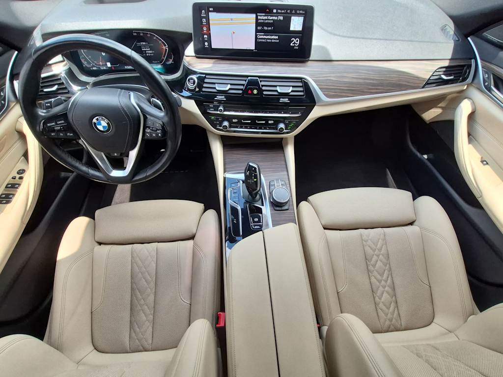 Thumbnail: 2023 BMW 5 Series - 10