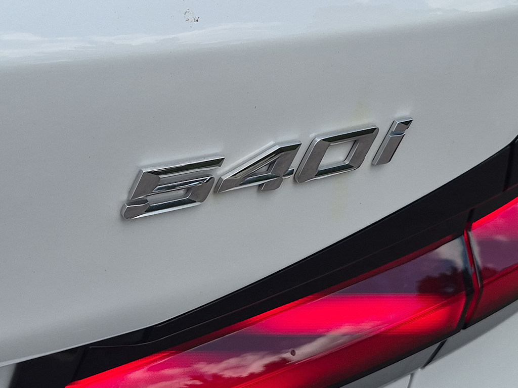 Thumbnail: 2023 BMW 5 Series - 25