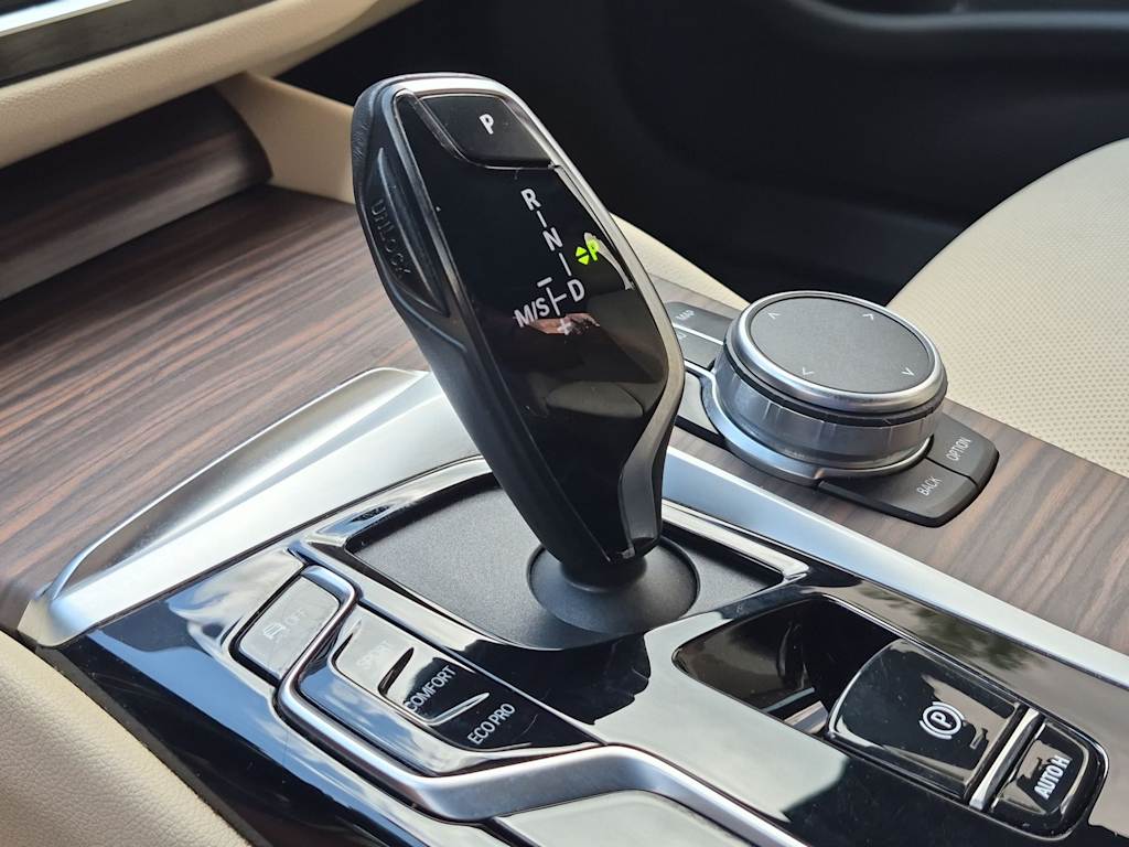 Thumbnail: 2023 BMW 5 Series - 17