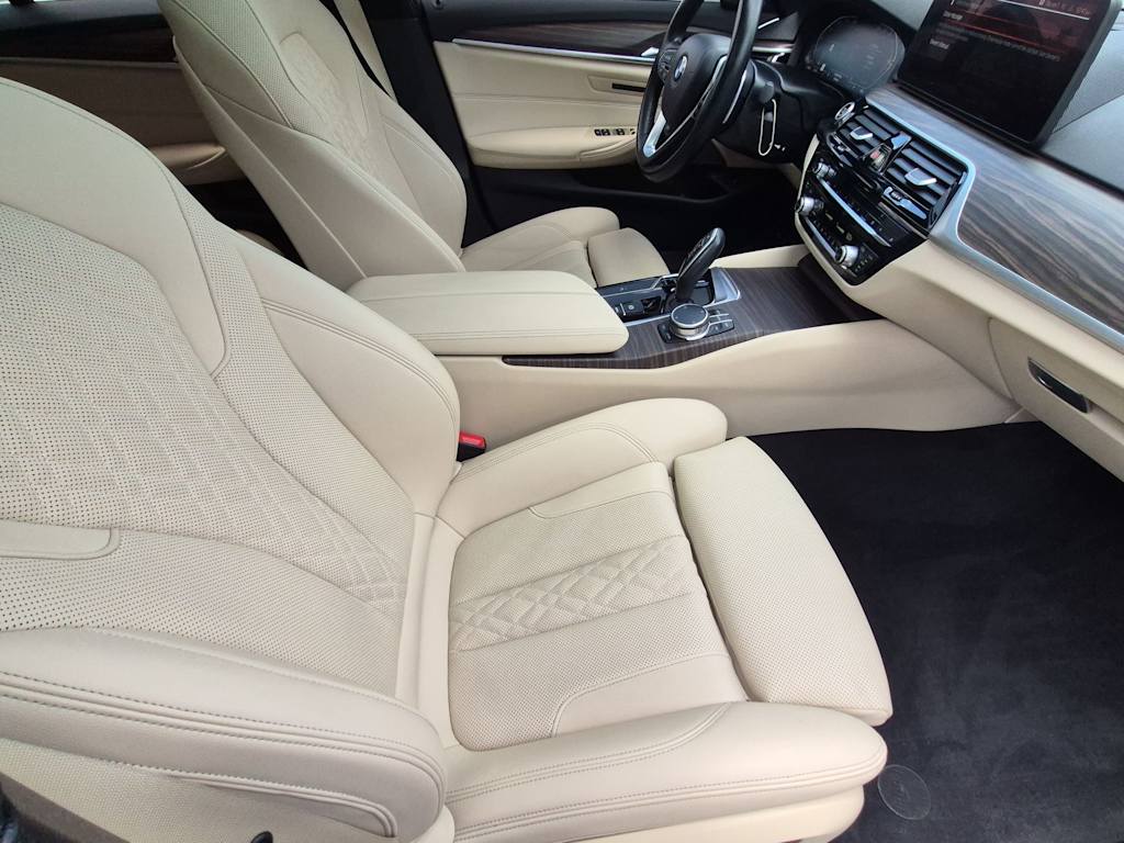 Thumbnail: 2023 BMW 5 Series - 12