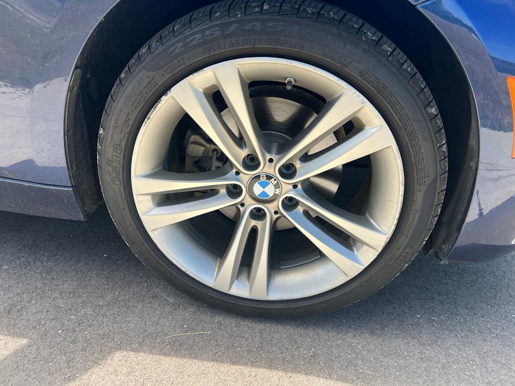 Thumbnail: 2018 BMW 3 Series - 22