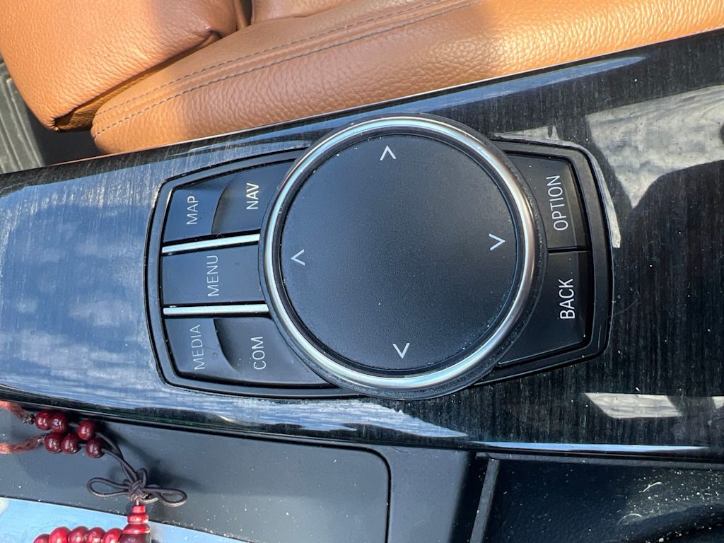 Thumbnail: 2018 BMW 3 Series - 16