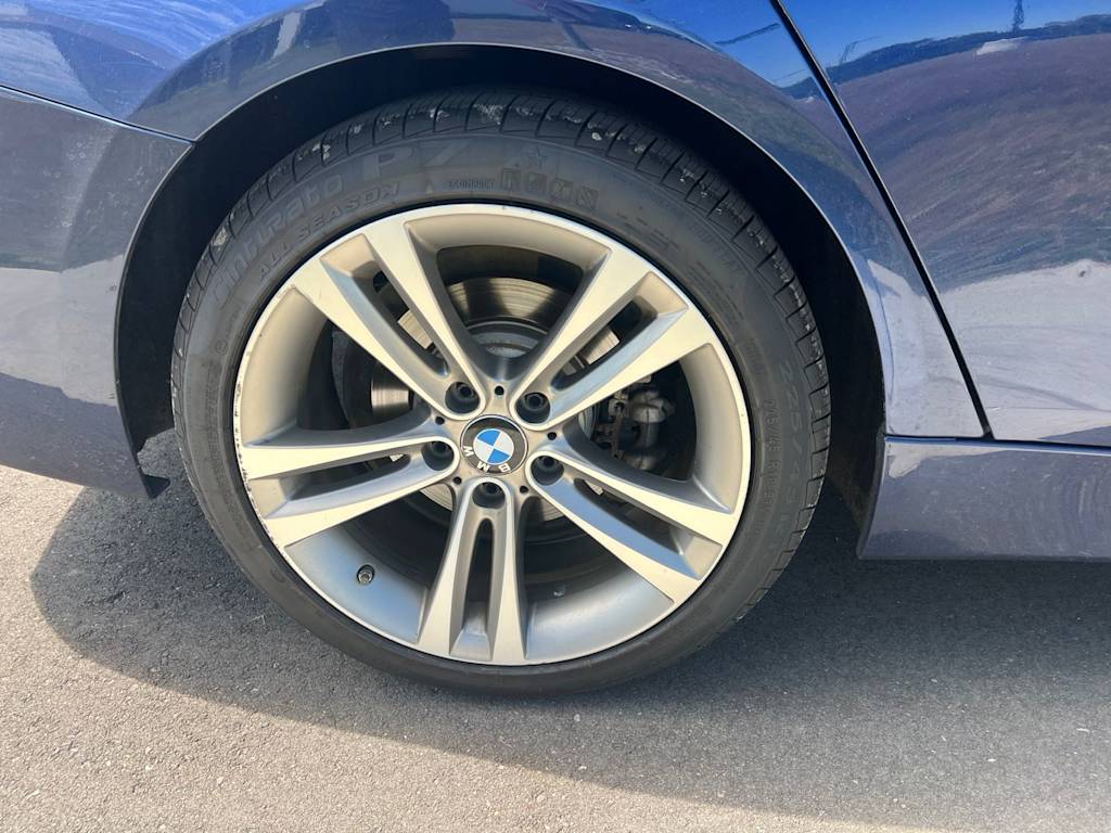 Thumbnail: 2018 BMW 3 Series - 21
