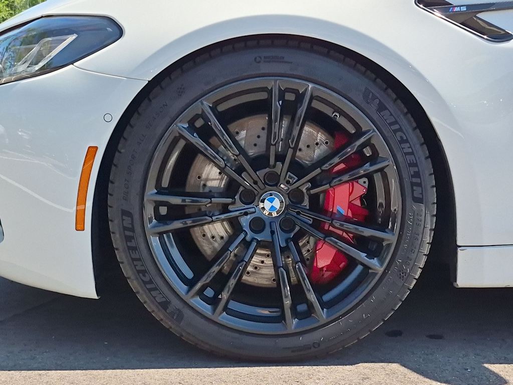 Thumbnail: 2021 BMW M5 - 8