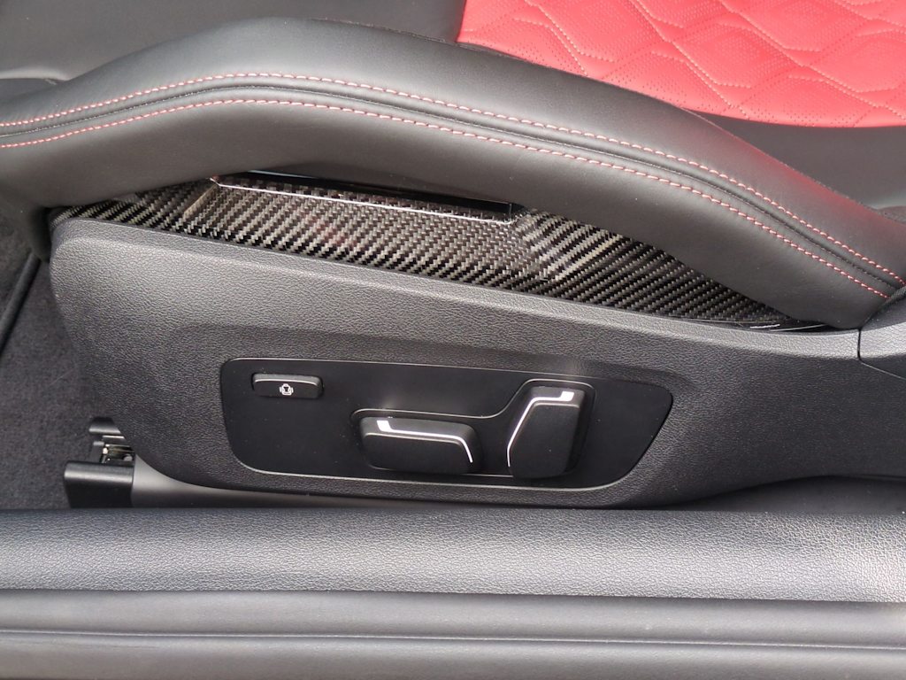 Thumbnail: 2025 BMW M8 - 23