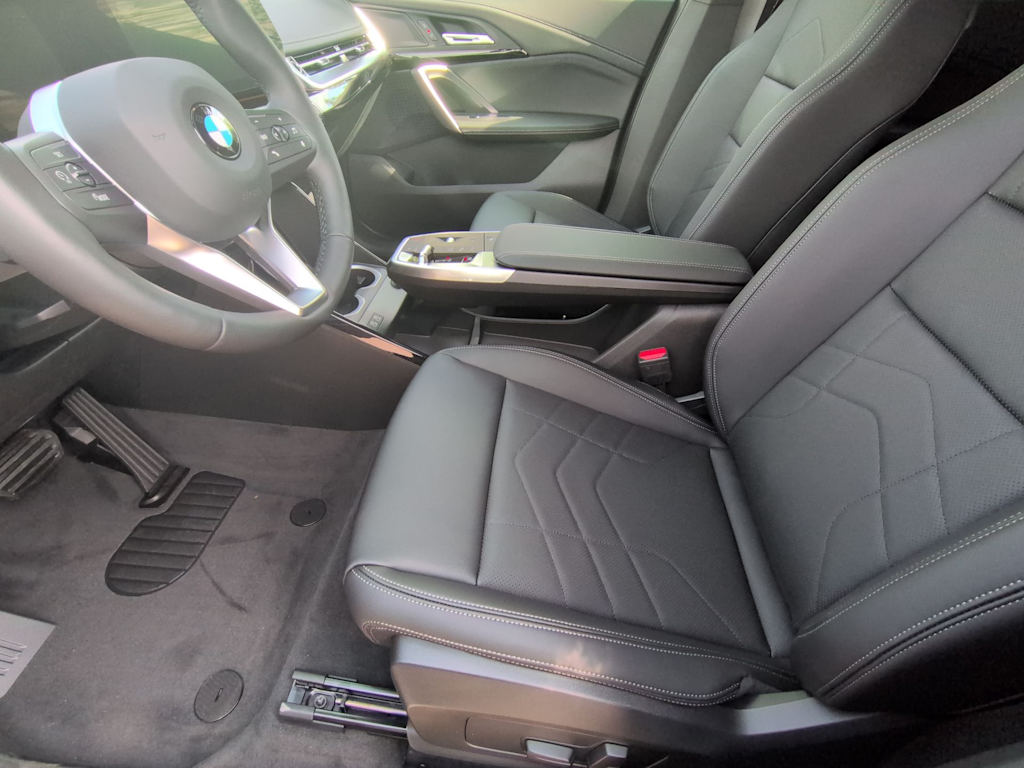 Thumbnail: 2026 BMW X1 - 10