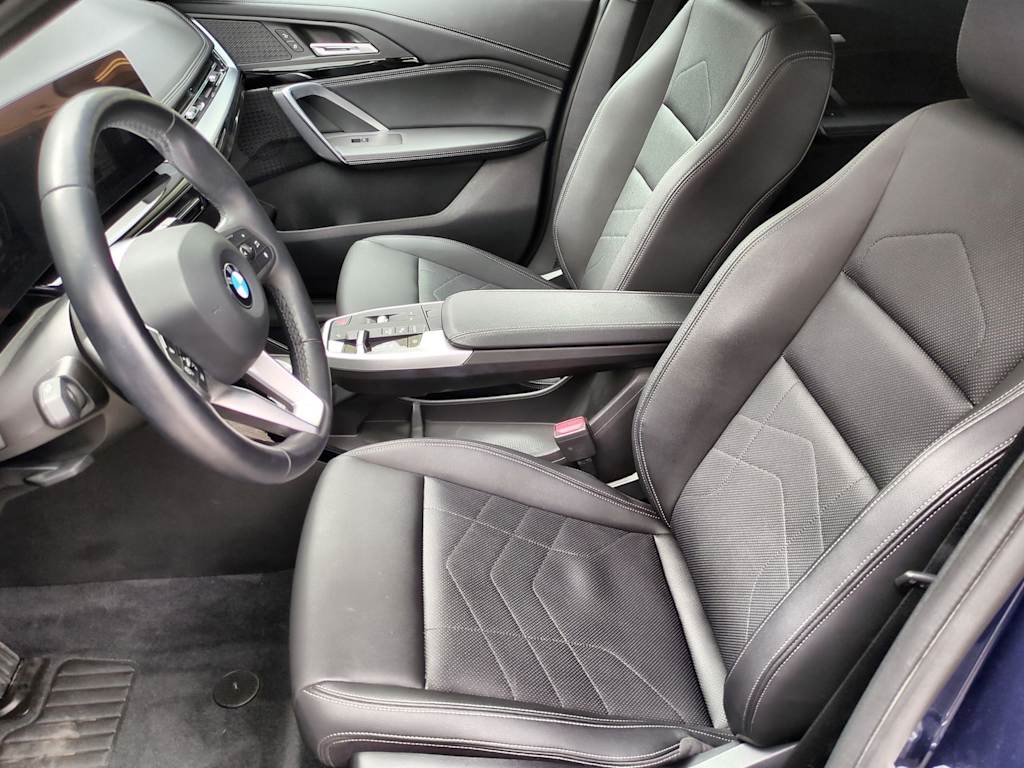 Thumbnail: 2023 BMW X1 - 10