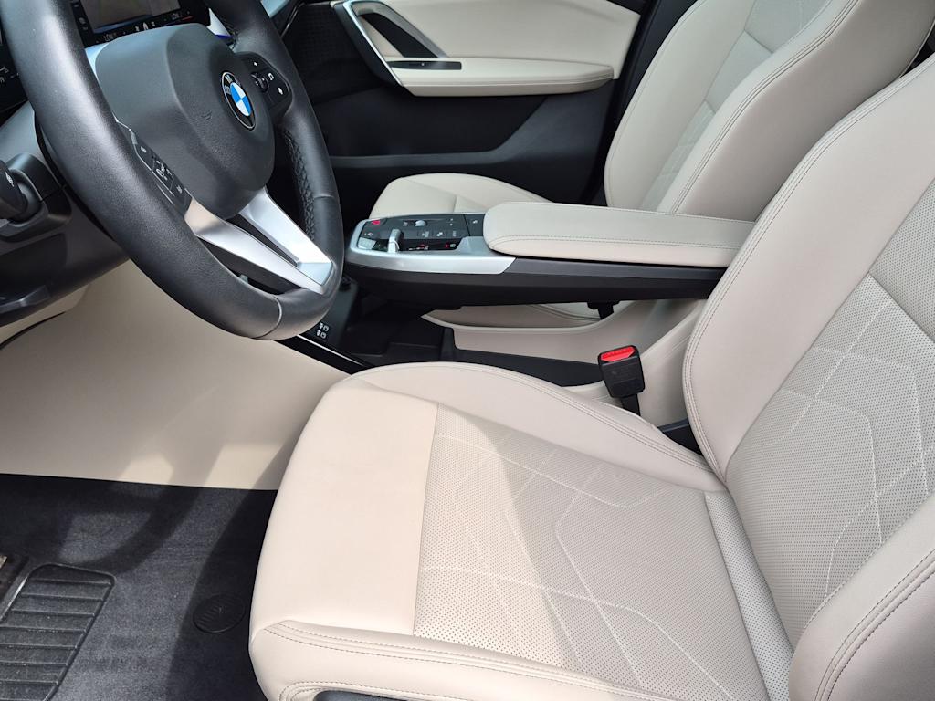 Thumbnail: 2024 BMW X1 - 10