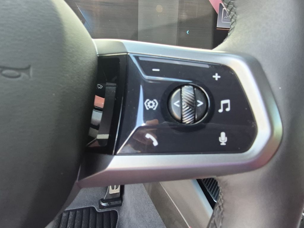 Thumbnail: 2026 BMW i5 - 30