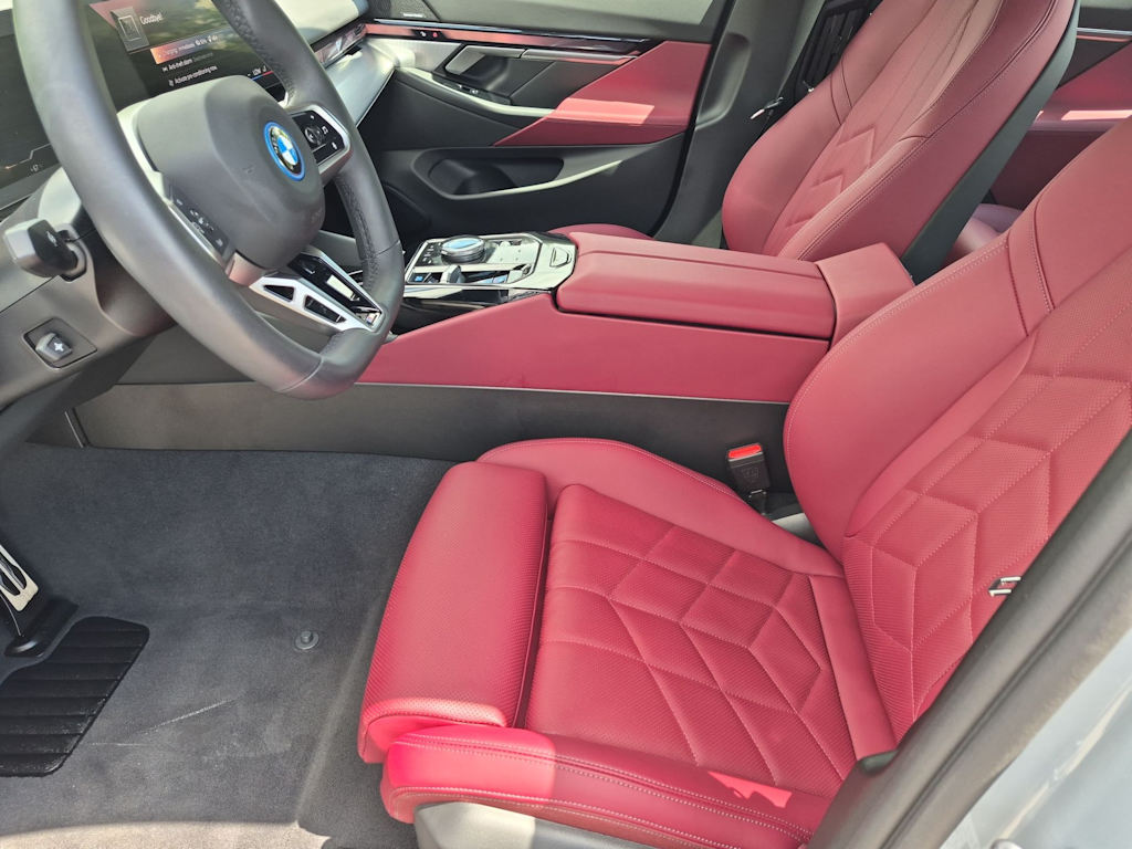 Thumbnail: 2026 BMW i5 - 10