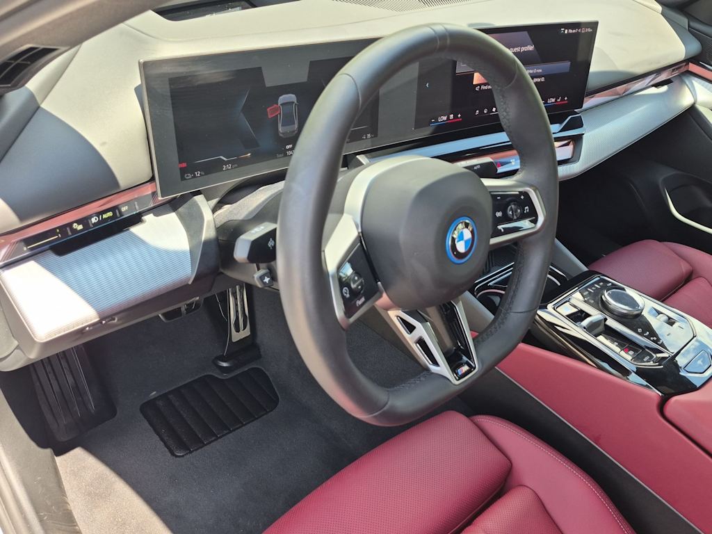 Thumbnail: 2026 BMW i5 - 2