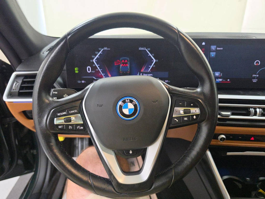 Thumbnail: 2023 BMW i4 - 2
