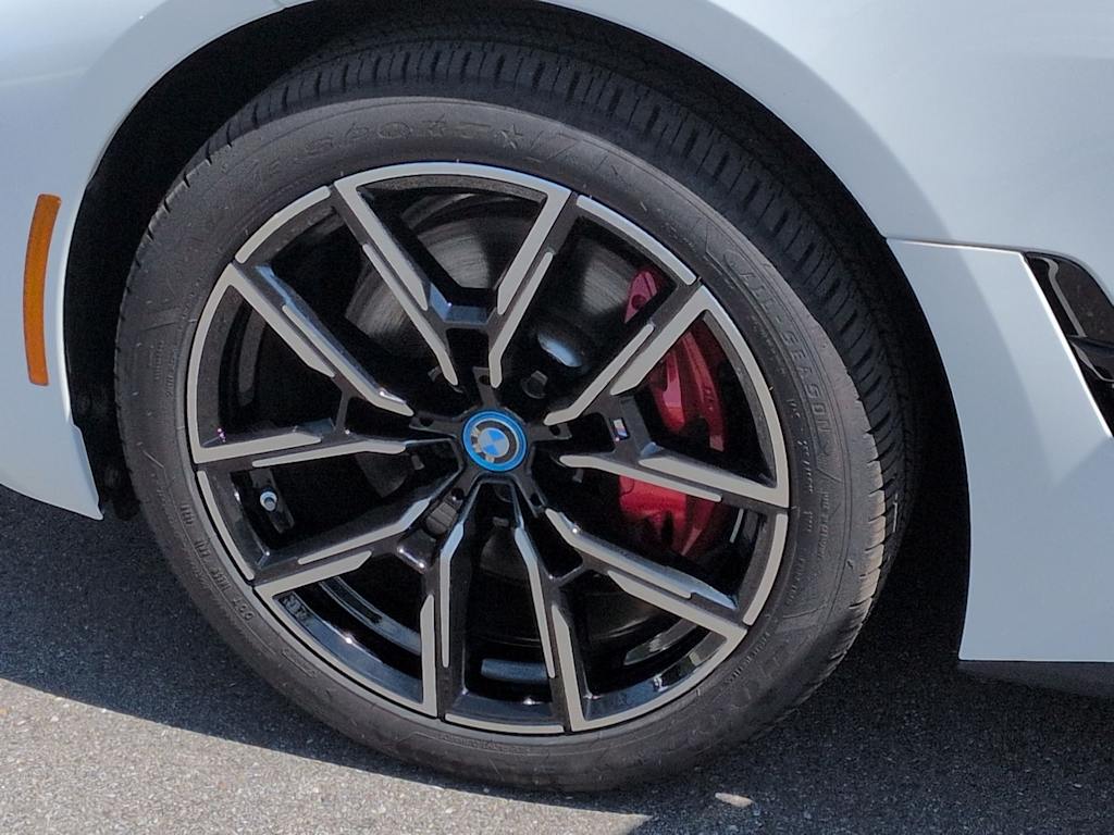 Thumbnail: 2024 BMW i4 - 8