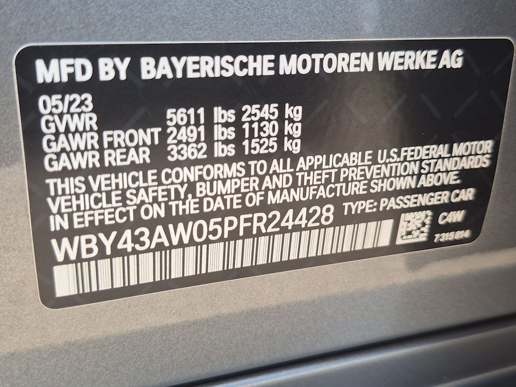 Thumbnail: 2023 BMW i4 - 18