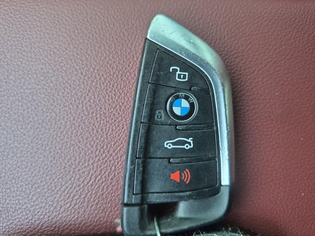 Thumbnail: 2023 BMW i4 - 17