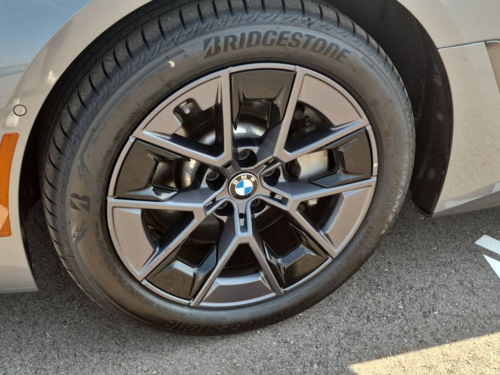 Thumbnail: 2023 BMW i4 - 8