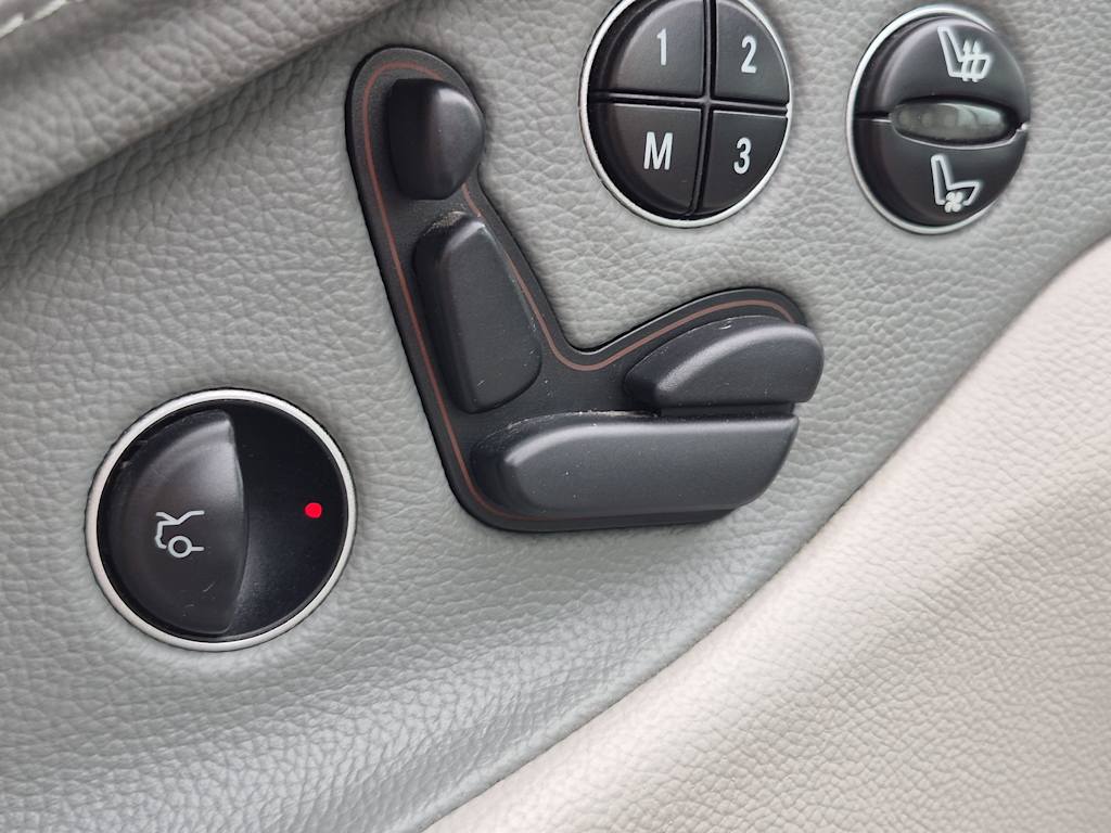 Thumbnail: 2003 Mercedes-Benz SL-Class - 23