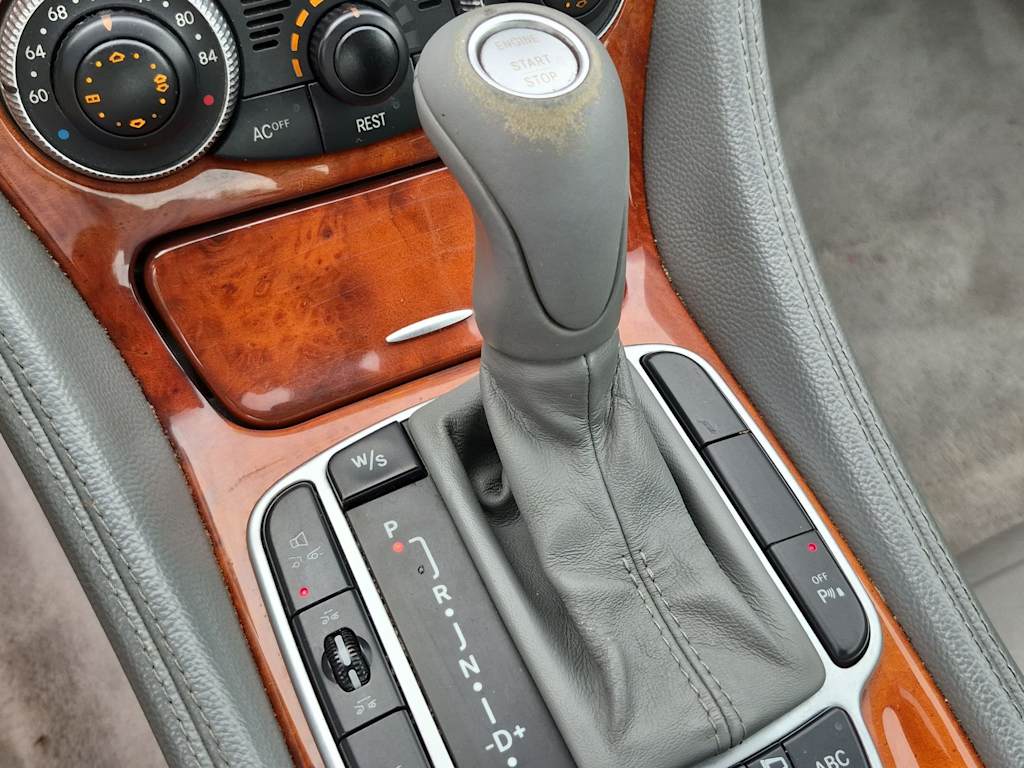 Thumbnail: 2003 Mercedes-Benz SL-Class - 13