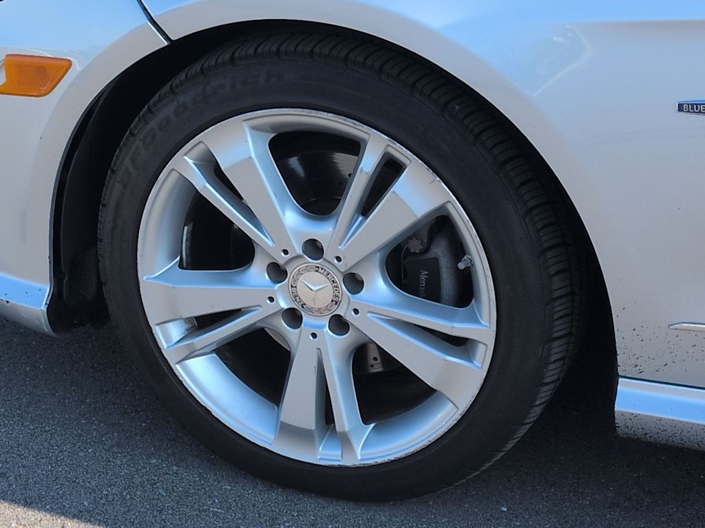 Thumbnail: 2012 Mercedes-Benz E-Class - 7