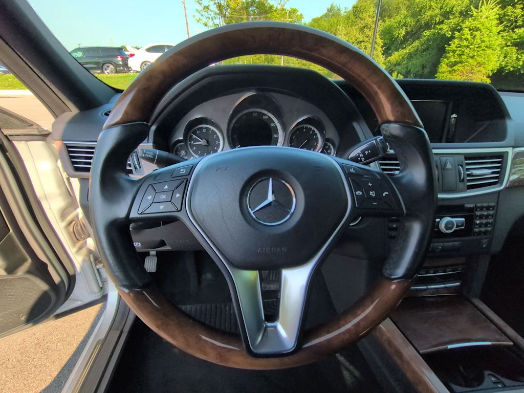 Thumbnail: 2012 Mercedes-Benz E-Class - 12