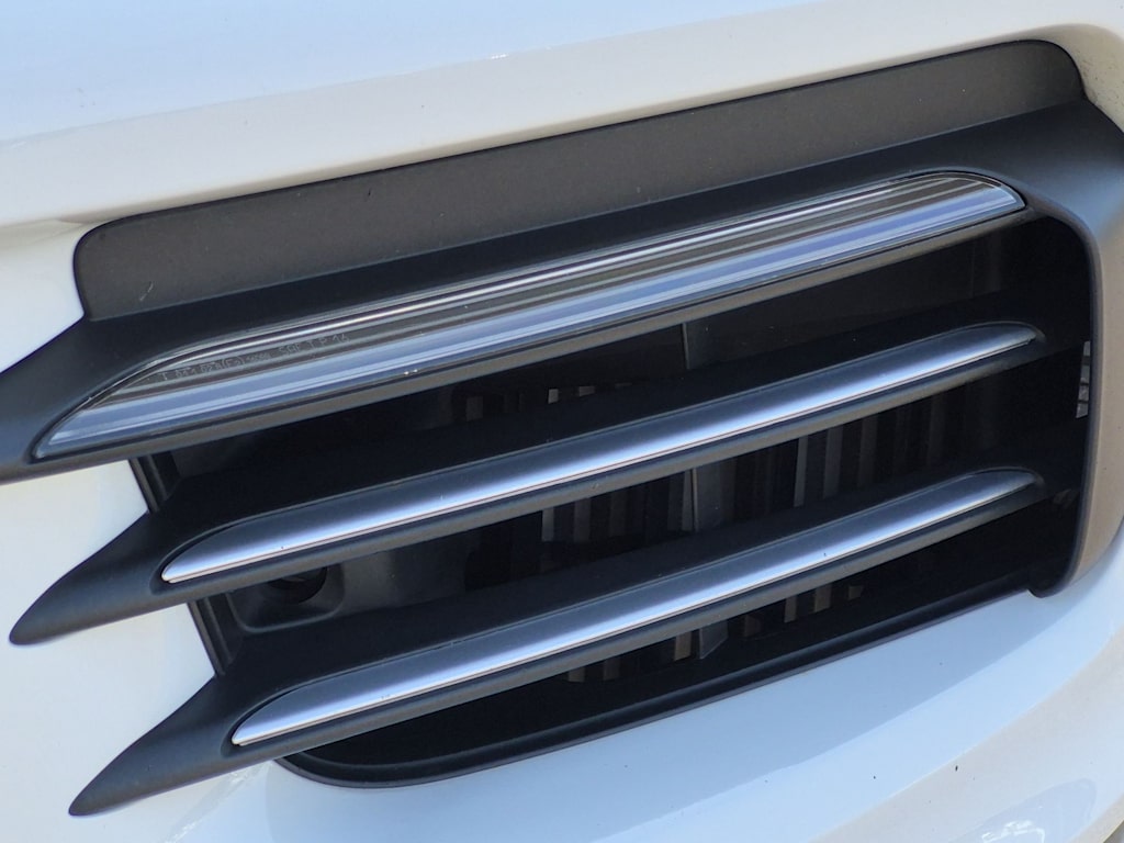 Thumbnail: 2023 Porsche Cayenne - 24