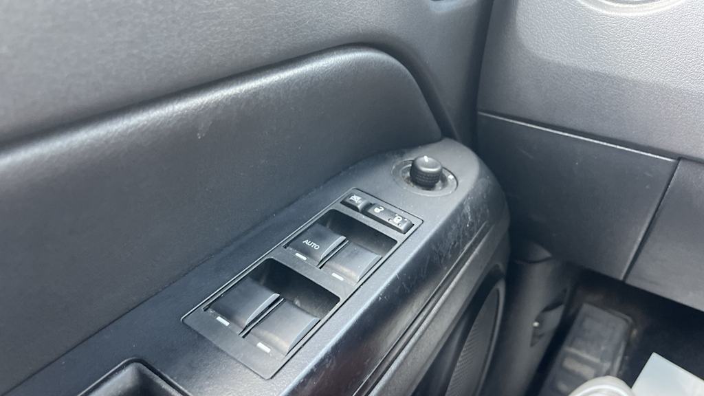 Thumbnail: 2015 Jeep Patriot - 33