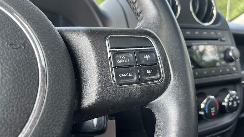 Thumbnail: 2015 Jeep Patriot - 41