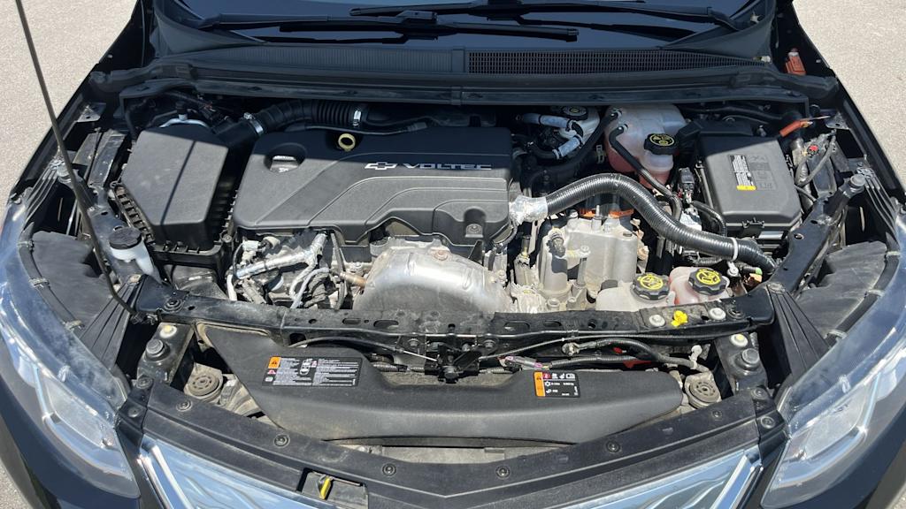 Thumbnail: 2017 Chevrolet Volt - 8