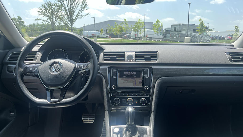 Thumbnail: 2017 Volkswagen Passat - 10
