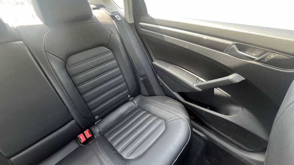 Thumbnail: 2017 Volkswagen Passat - 43
