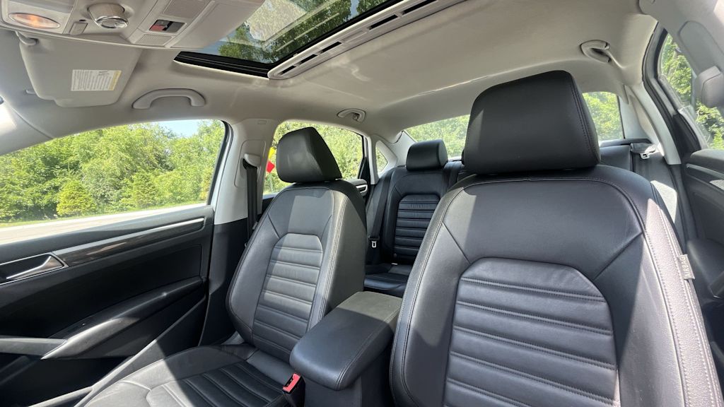 Thumbnail: 2017 Volkswagen Passat - 11