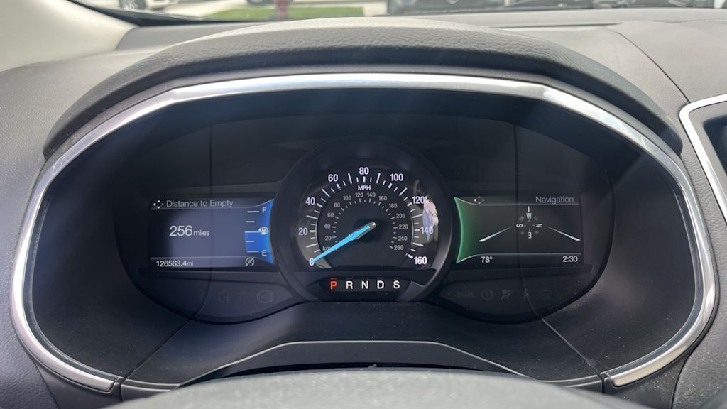Thumbnail: 2019 Ford Edge - 17