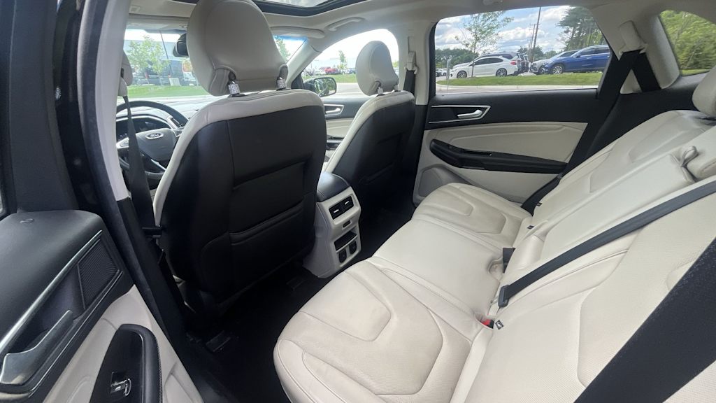 Thumbnail: 2019 Ford Edge - 25