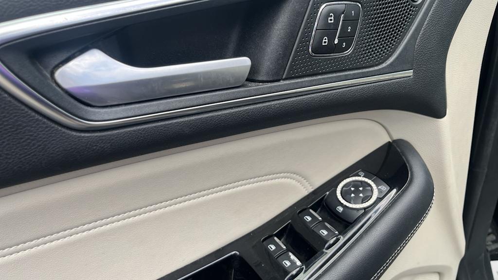 Thumbnail: 2019 Ford Edge - 38