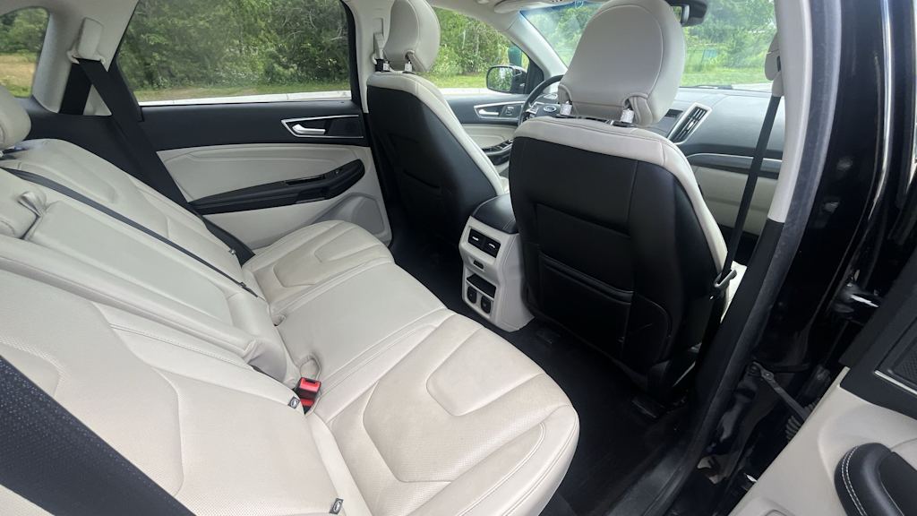 Thumbnail: 2019 Ford Edge - 13