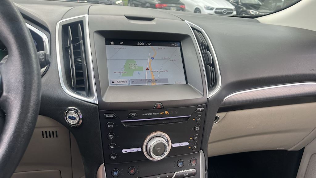 Thumbnail: 2019 Ford Edge - 15