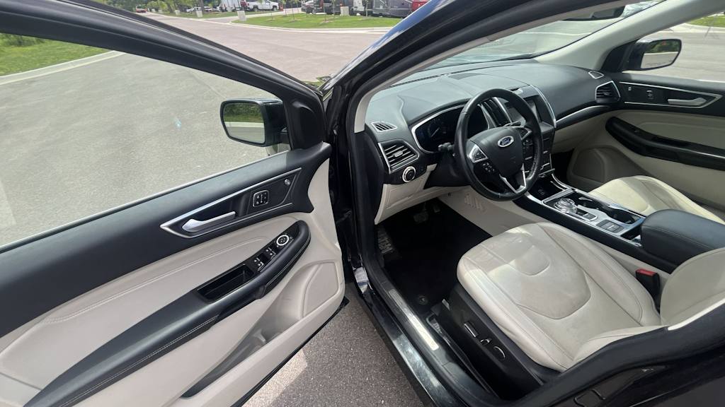 Thumbnail: 2019 Ford Edge - 2