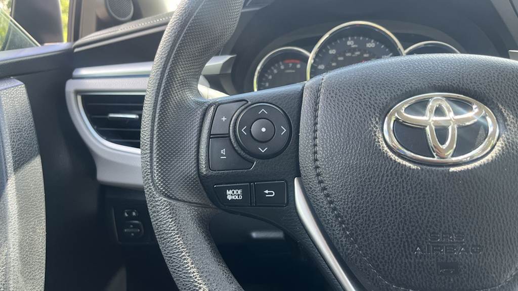 Thumbnail: 2015 Toyota Corolla - 38