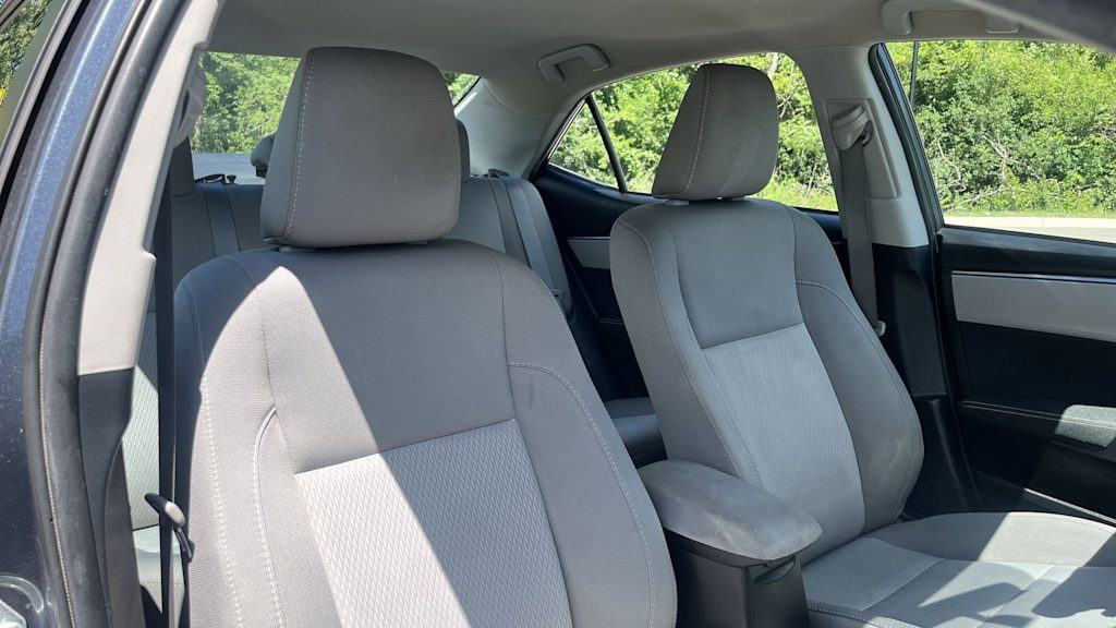 Thumbnail: 2015 Toyota Corolla - 37