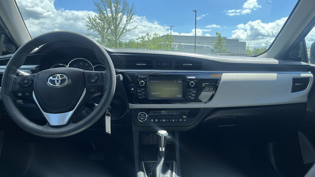 Thumbnail: 2015 Toyota Corolla - 10