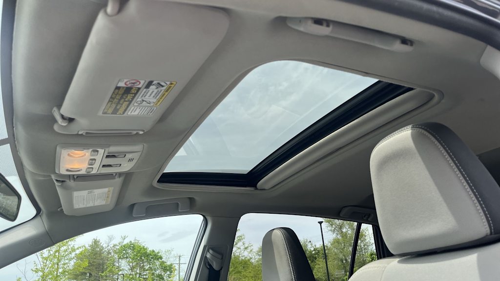 Thumbnail: 2015 Toyota RAV4 - 32