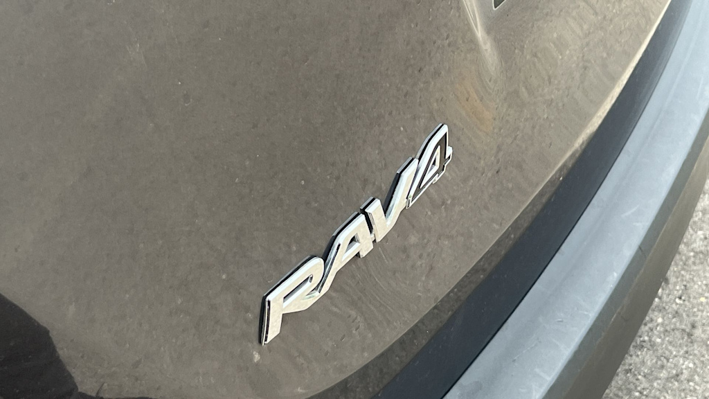 Thumbnail: 2015 Toyota RAV4 - 28