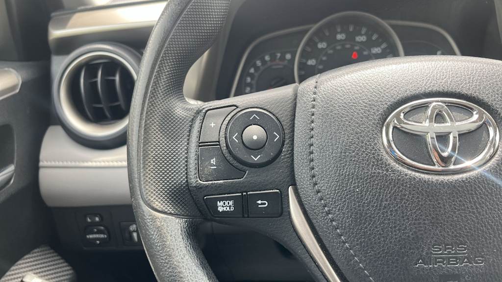 Thumbnail: 2015 Toyota RAV4 - 37