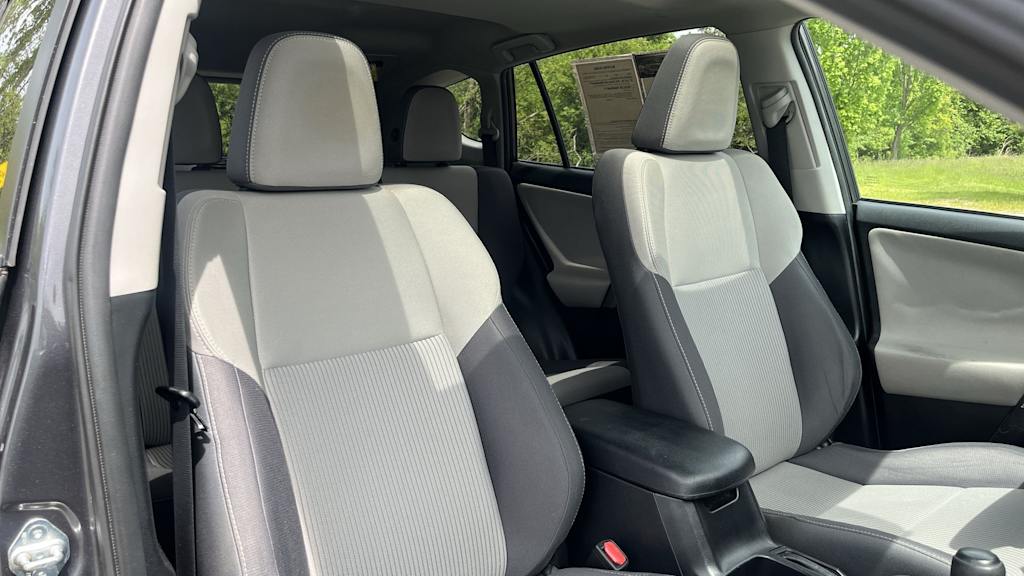 Thumbnail: 2015 Toyota RAV4 - 36