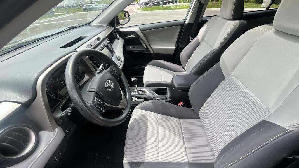 Thumbnail: 2015 Toyota RAV4 - 26