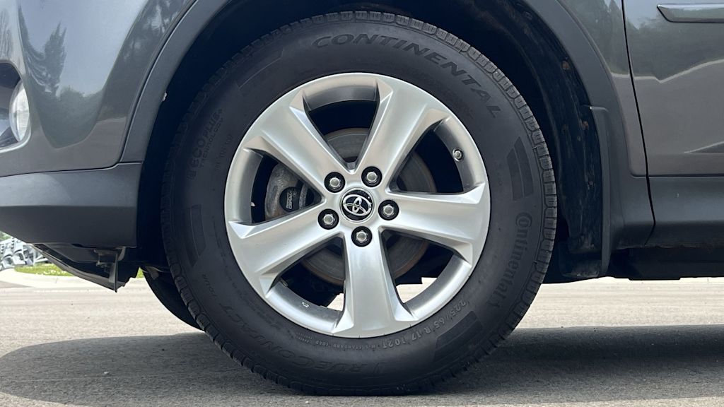 Thumbnail: 2015 Toyota RAV4 - 8