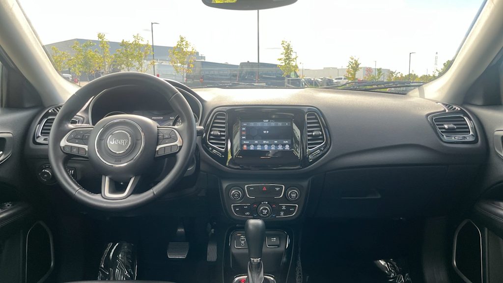 Thumbnail: 2018 Jeep Compass - 15