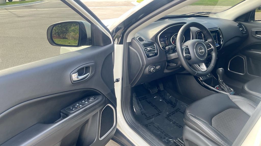 Thumbnail: 2018 Jeep Compass - 14