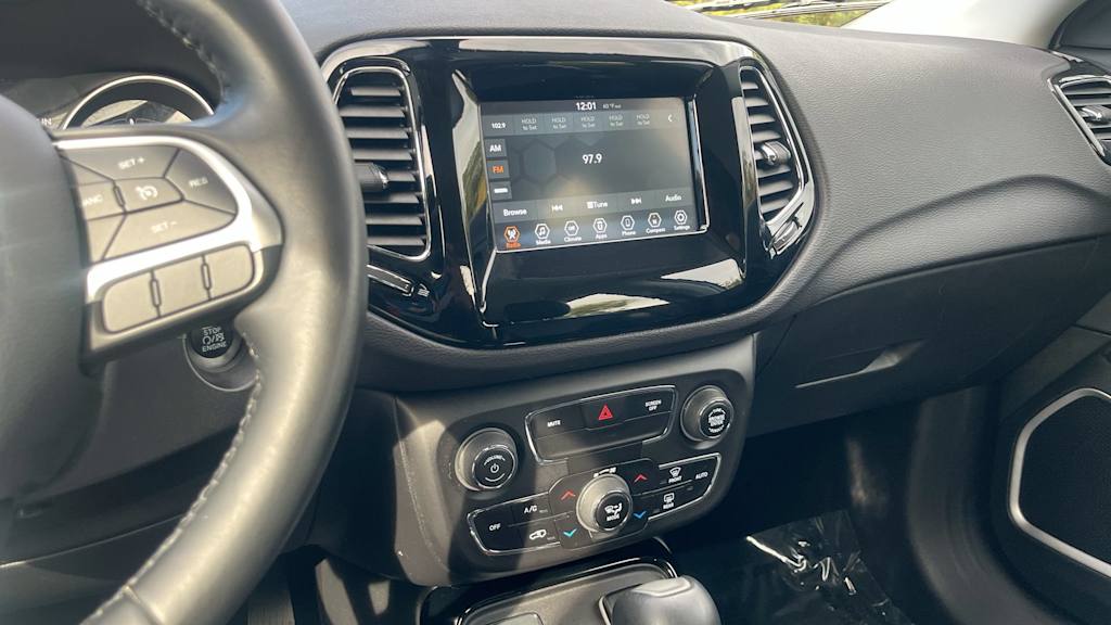 Thumbnail: 2018 Jeep Compass - 16