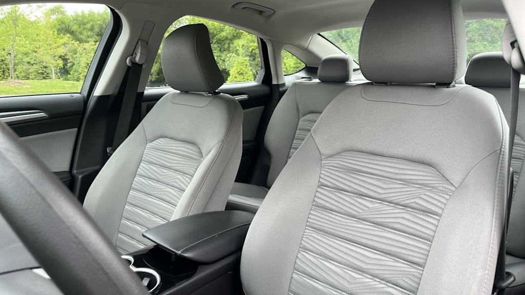 Thumbnail: 2016 Ford Fusion - 11